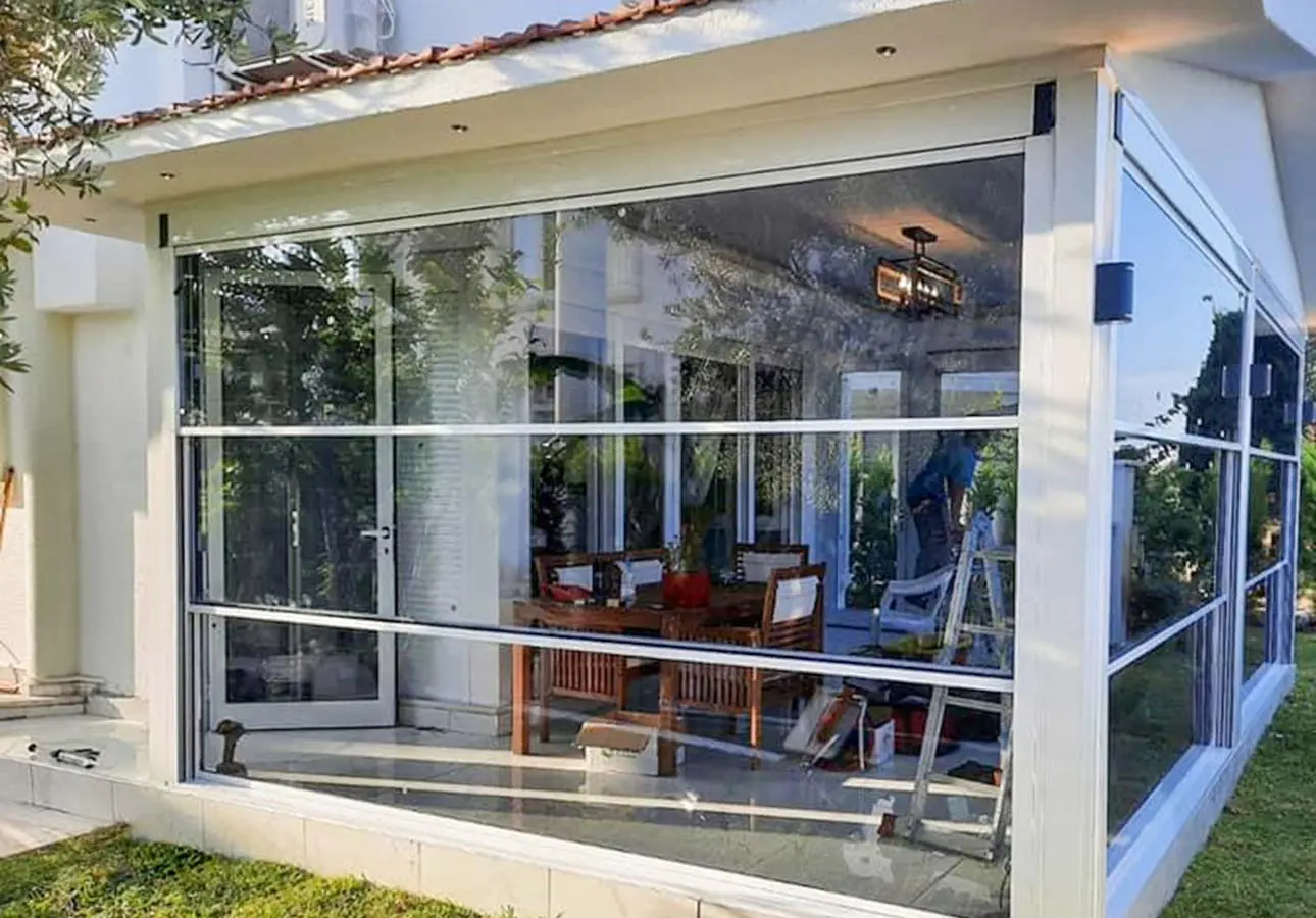 giyotin-cam-sistemi-modern-balkon